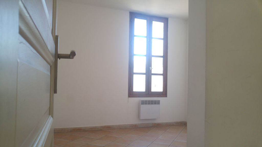 Appartement 3 pièces d'environ 65 m² à louer à CARPENTRAS (84200).