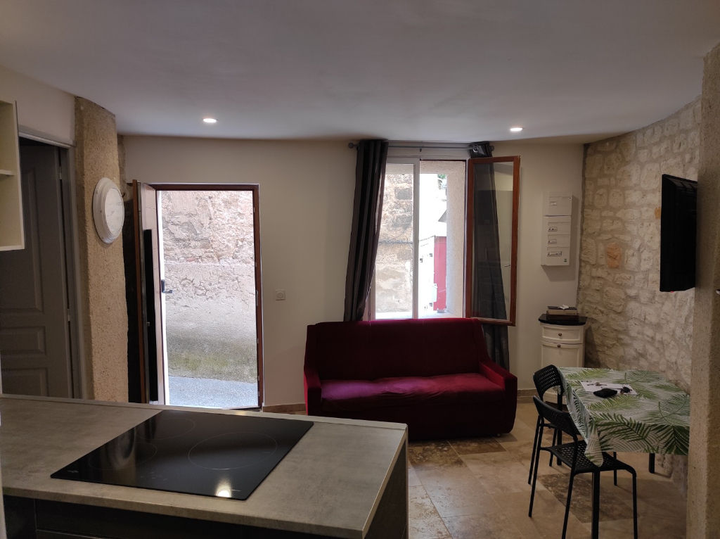 Appartement 2 pièces meulbé à louer à BEAUMES DE VENISE