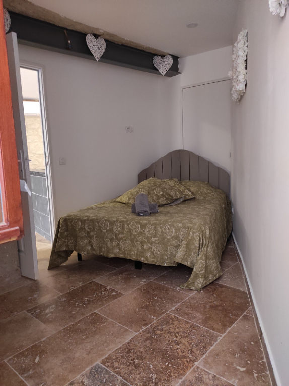 Appartement 2 pièces meulbé à louer à BEAUMES DE VENISE