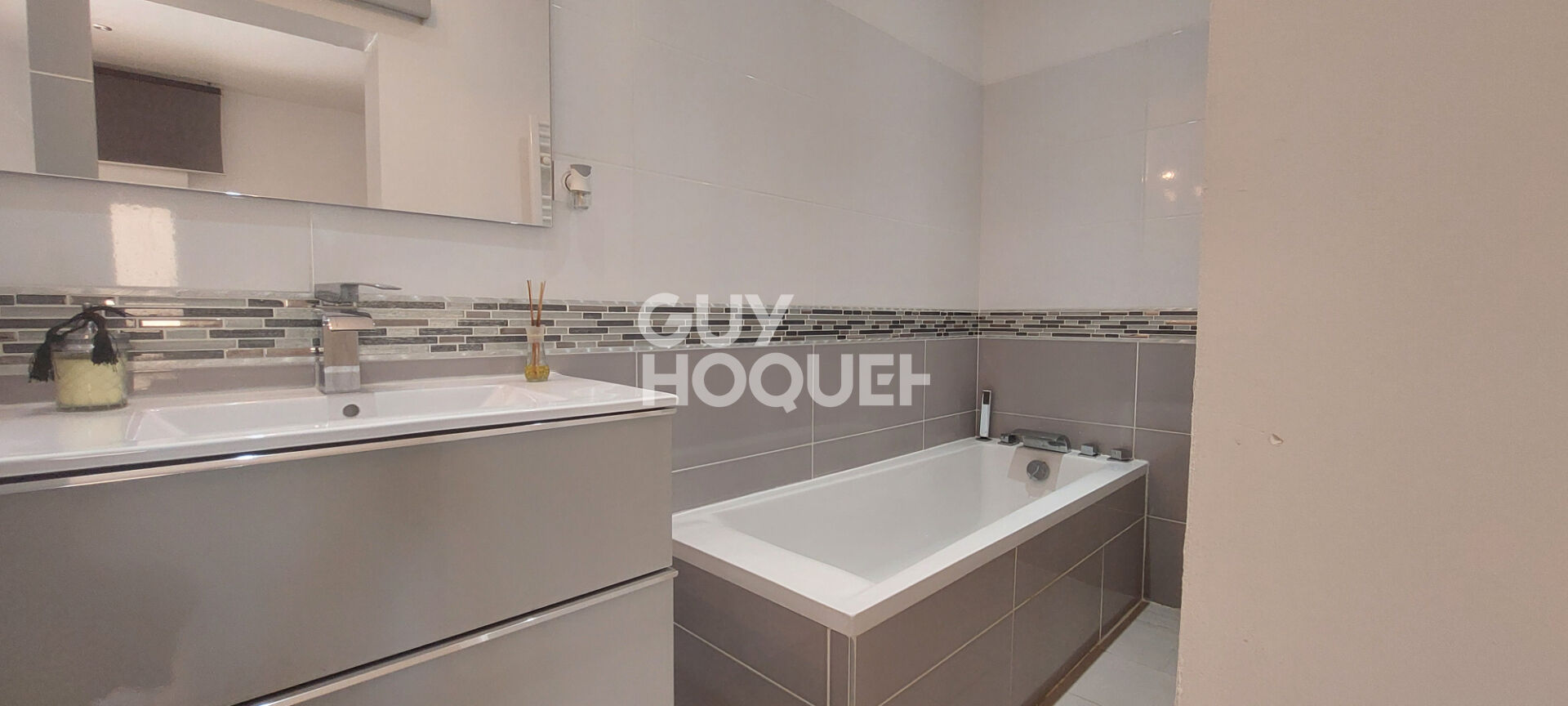 Maison de ville - 5 pièces - 127 m² - 4 chambres - Jardin - Garage - Forage