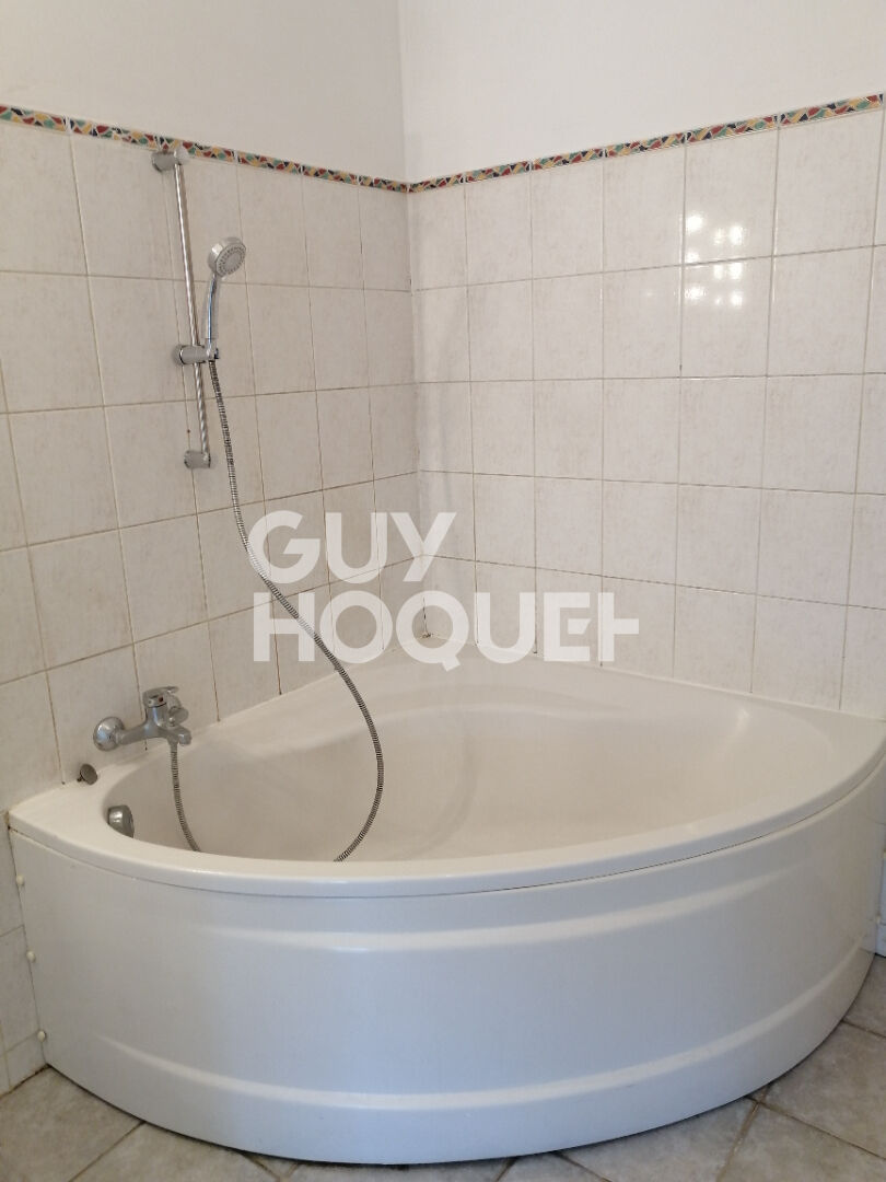 À louer, maison de 81 m², 3 pièces à CARPENTRAS (84200).