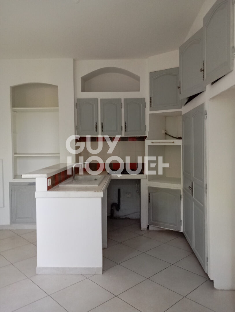 À louer, appartement d'une surface habitable de 80 m², 4 pièces à CARPENTRAS (84200).