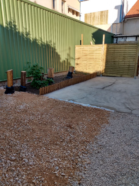 Location : appartement 3 pièces à MONTEUX - PKG - COUR - CLIMATISATION