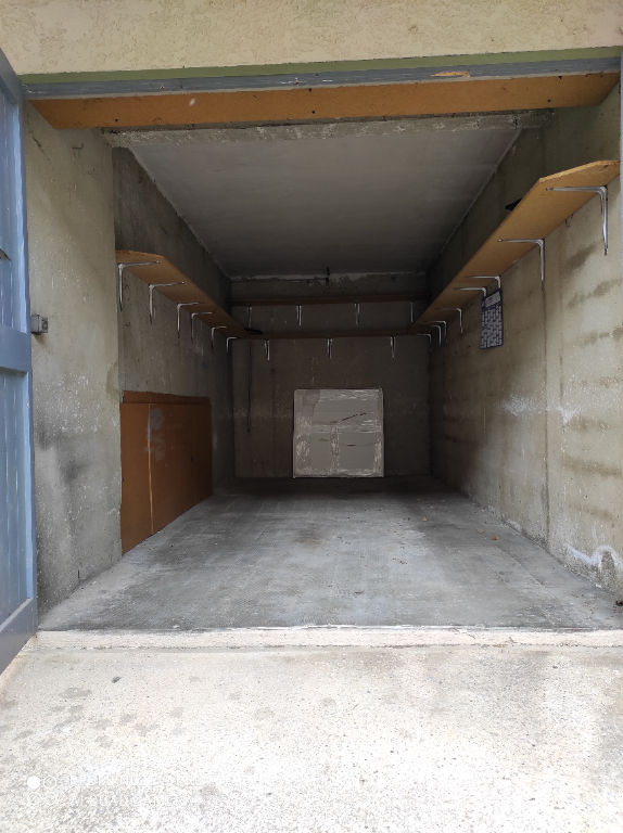 Parking / box Carpentras 14 m2