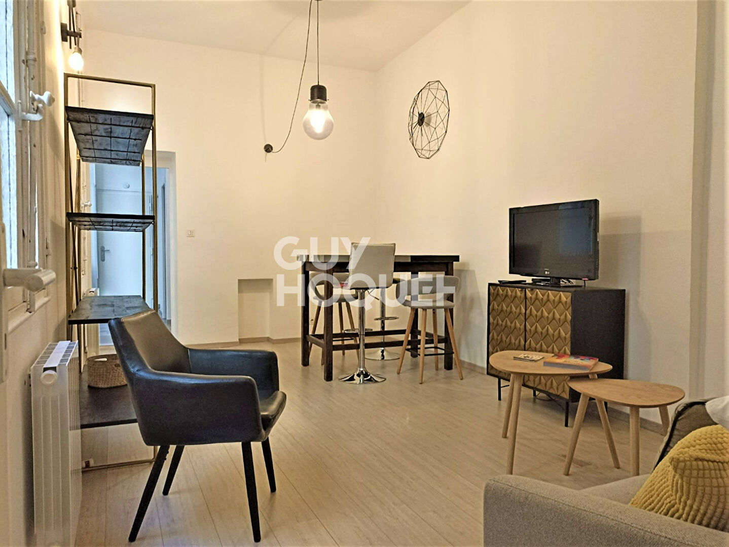 Location : appartement, meublé, F2 (45 m²) à AVIGNON