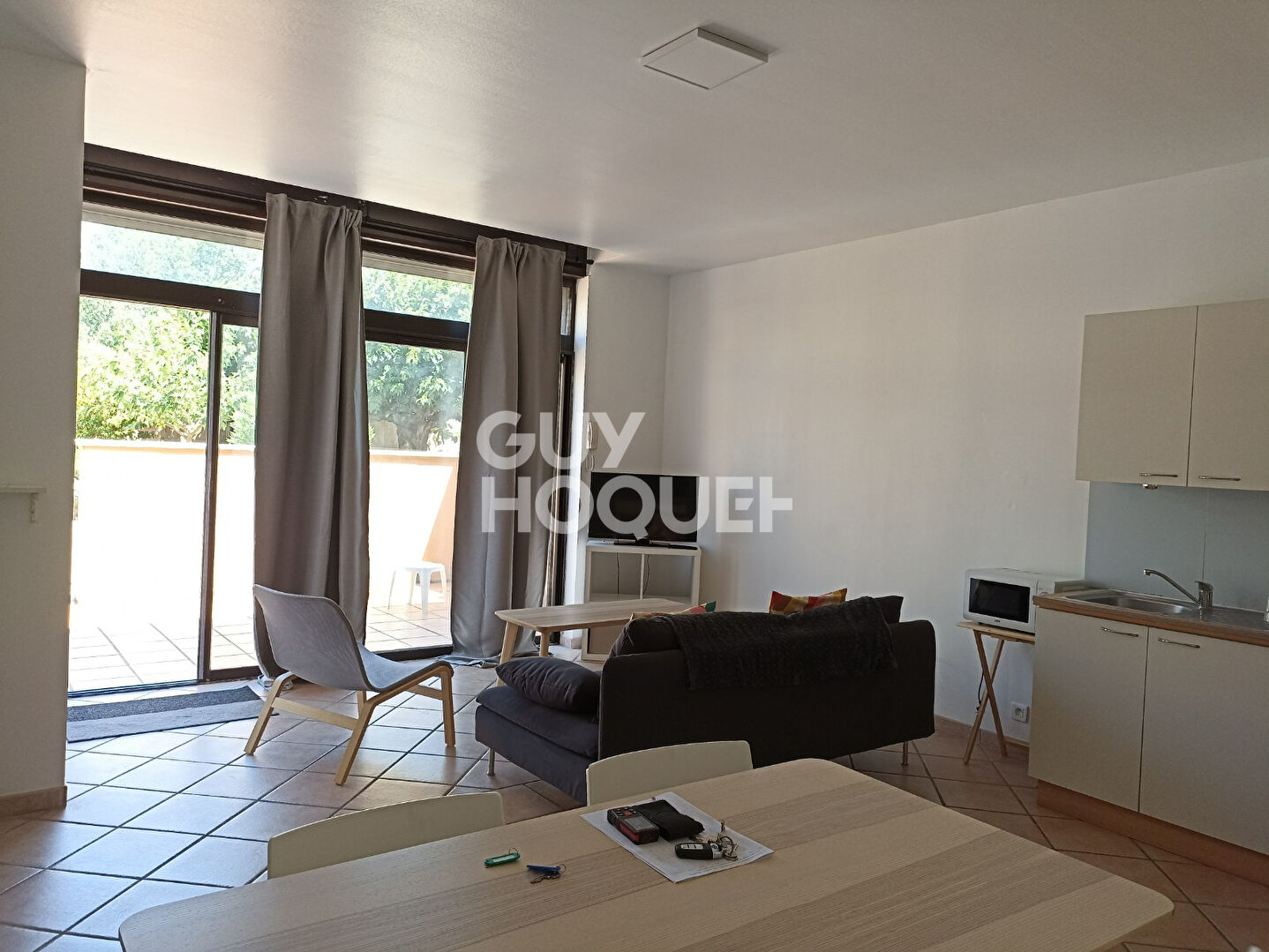 Location : appartement F2 à SORGUES