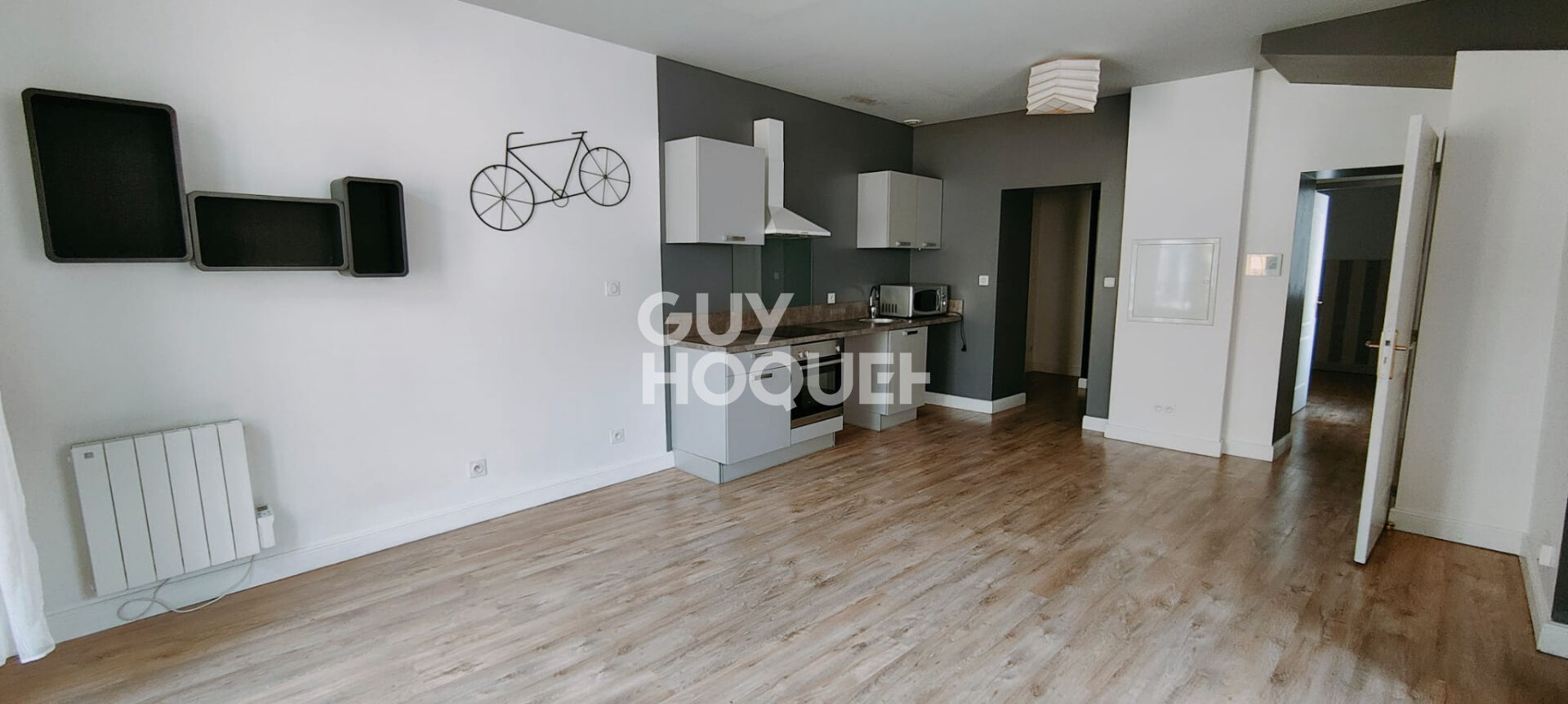 Appartement / Maison de ville - type 4 - cour + garage - CARPENTRAS CV