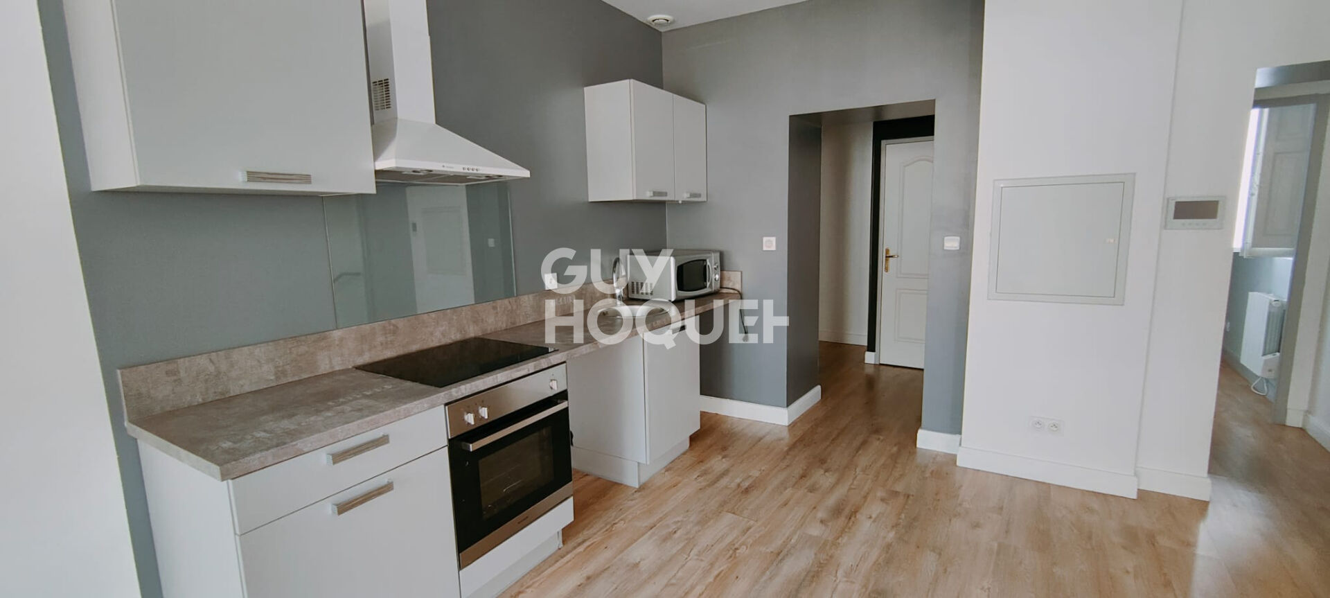 Appartement / Maison de ville - type 4 - cour + garage - CARPENTRAS CV