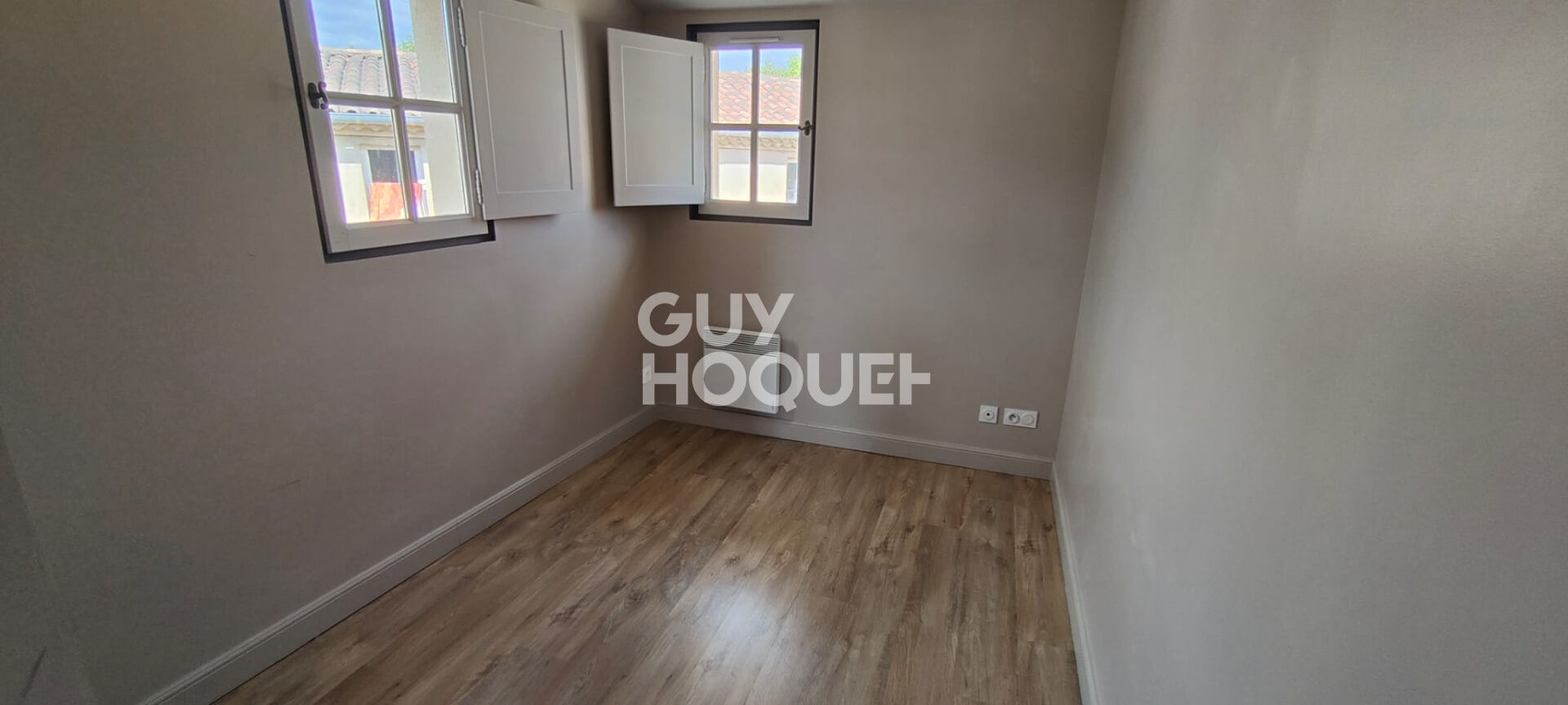 Appartement / Maison de ville - type 4 - cour + garage - CARPENTRAS CV