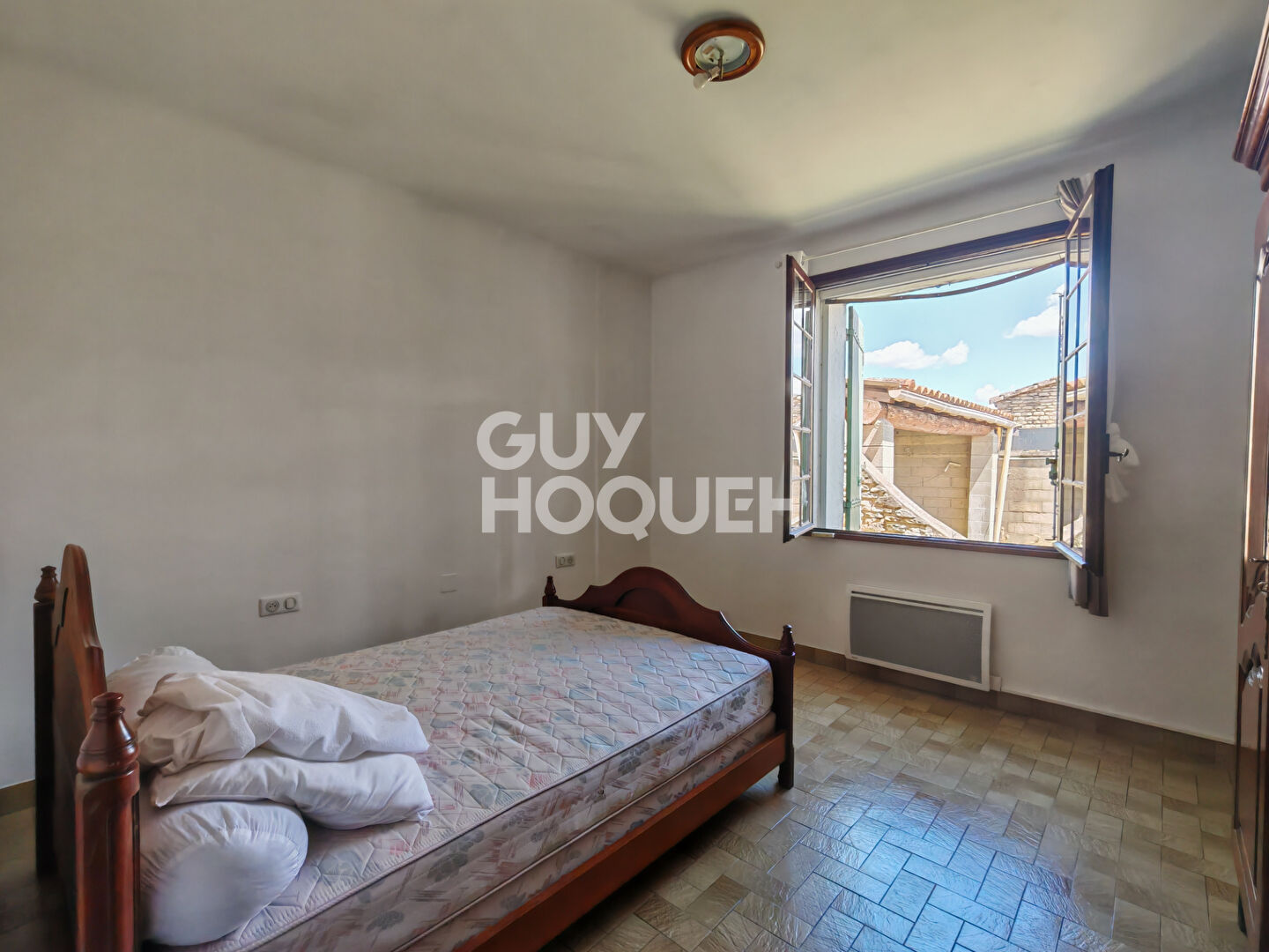 MOLLEGÈS - Maison de plain-pied avec grand jardin dans un secteur recherché
