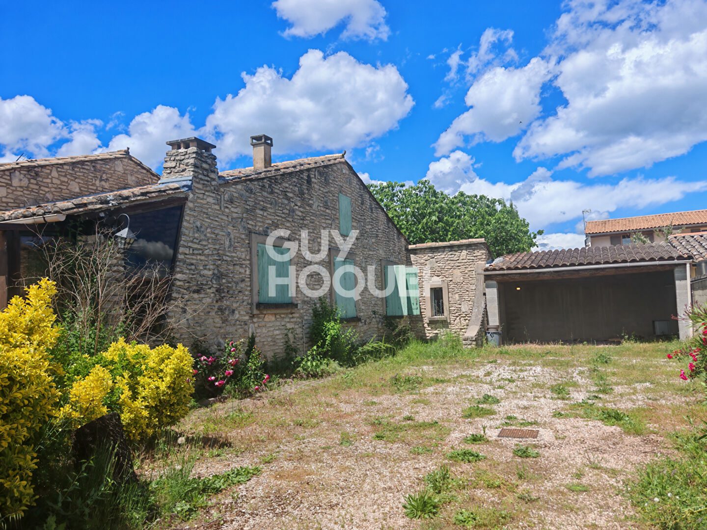 MOLLEGÈS - Maison de plain-pied avec grand jardin dans un secteur recherché