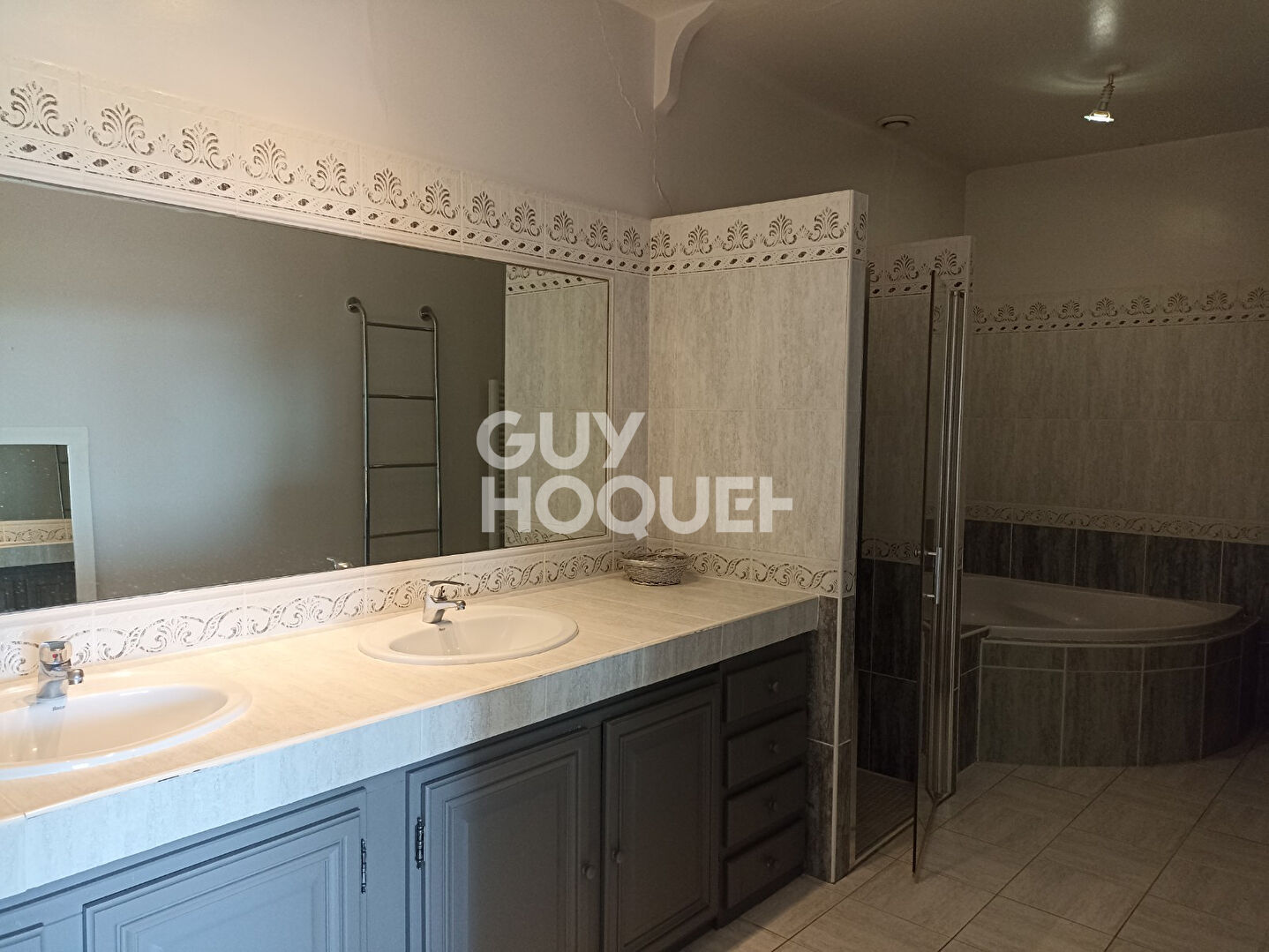 VACQUEYRAS : maison  de ville F4 (132 m²) à louer