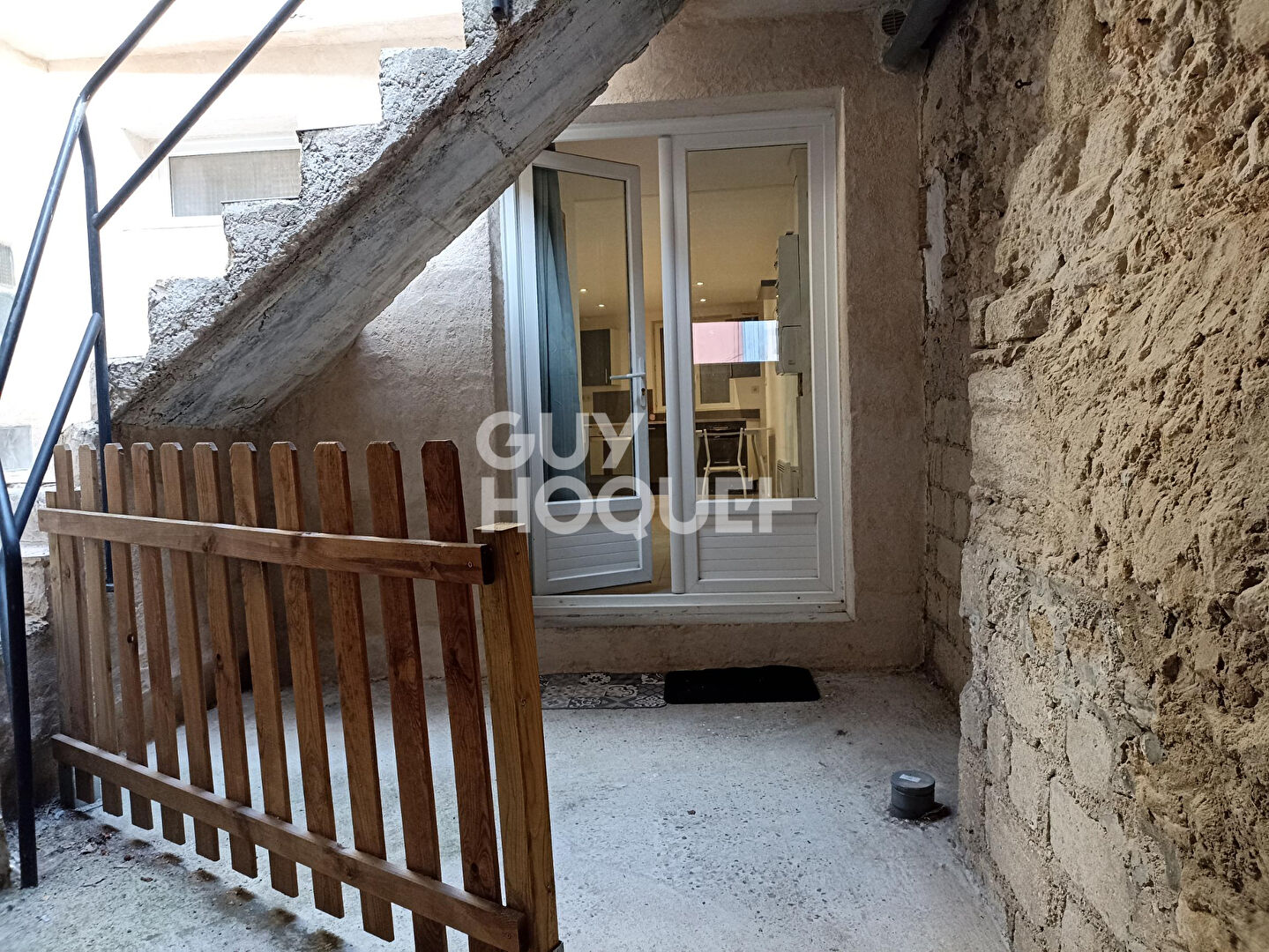 LOCATION : appartement T2 (34 m²) à MONTEUX