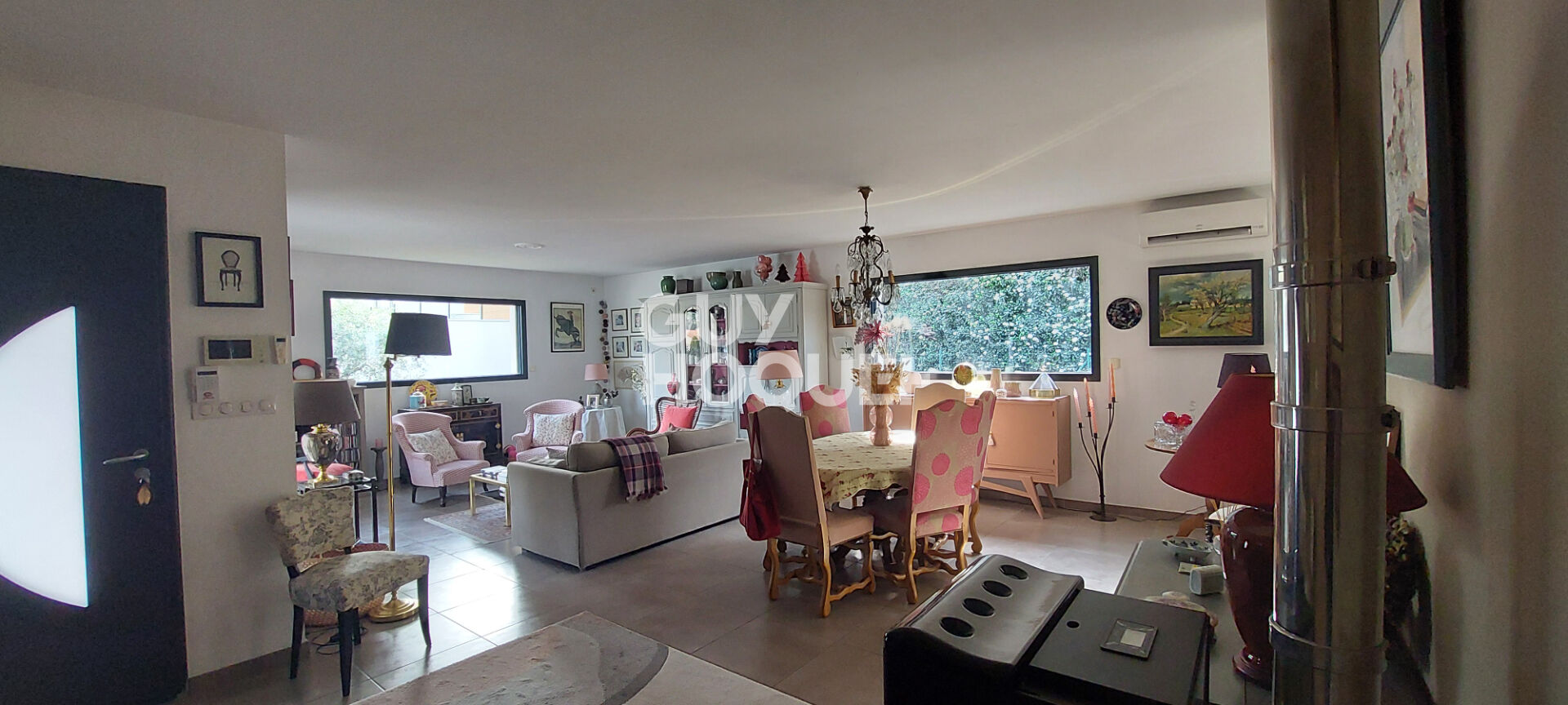 Carpentras (Lègue) - Maison moderne de plain pied de 129 m² avec 4 chambres - Piscine - Dépendance