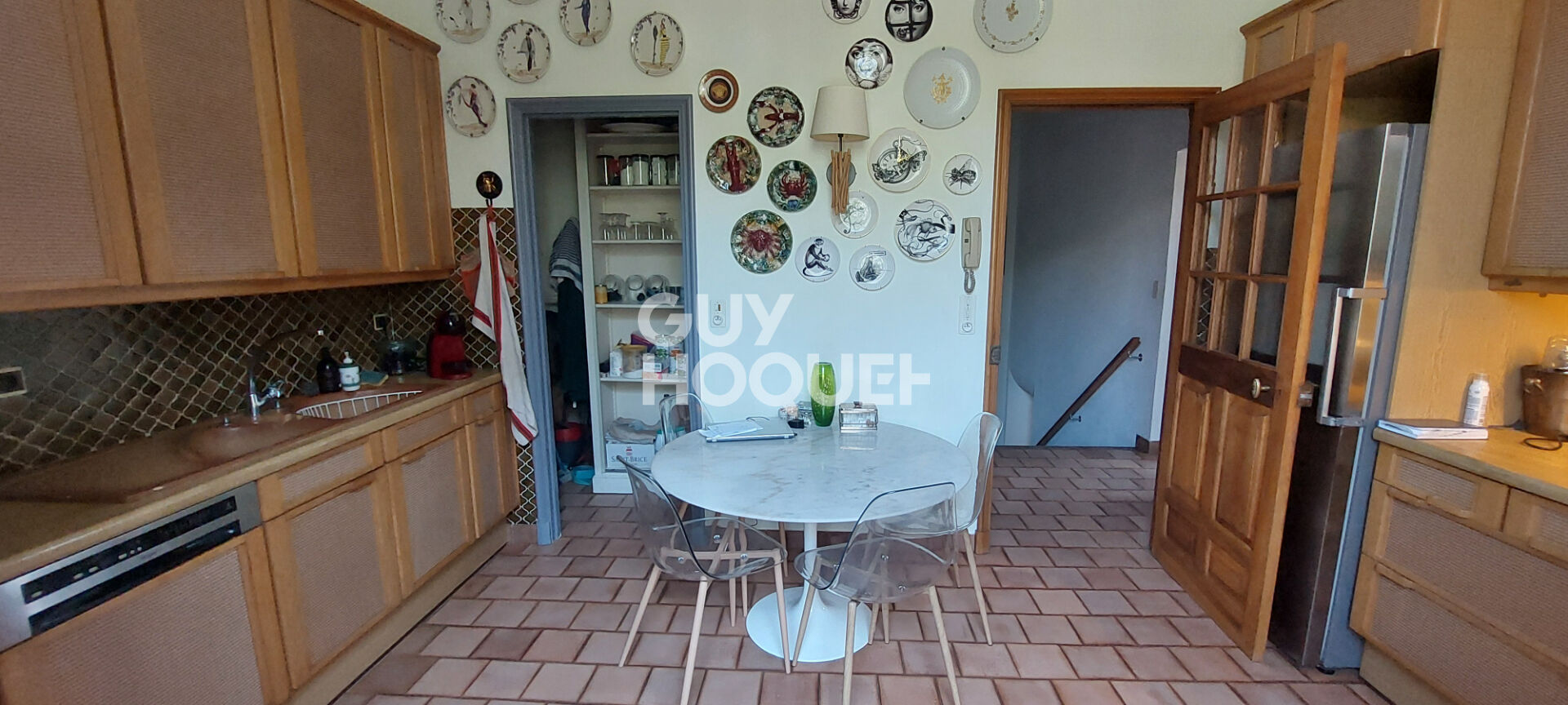 Carpentras - Hôtel Particulier 1850 - 252 m² - 9 pièces - 5 chambres - Cour intérieure