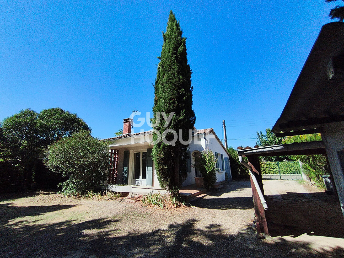 CARPENTRAS - Maison de plain-pied 2 chambres avec garage et jardin