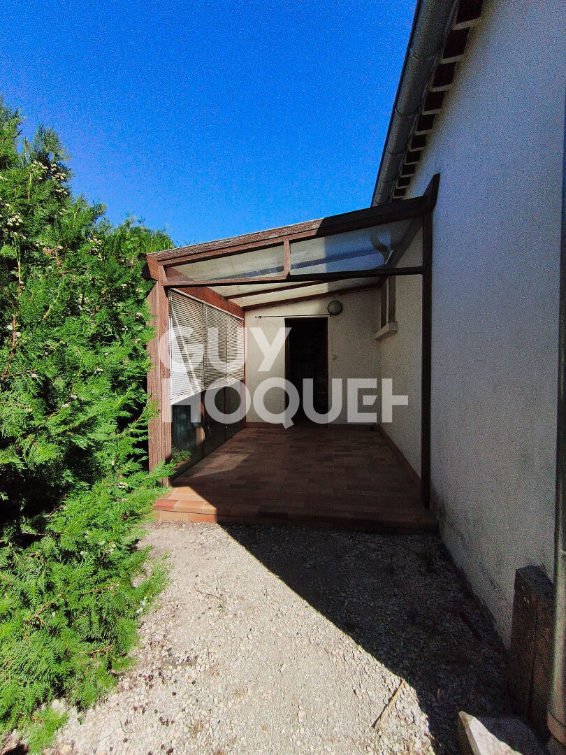 CARPENTRAS - Maison de plain-pied 2 chambres avec garage et jardin