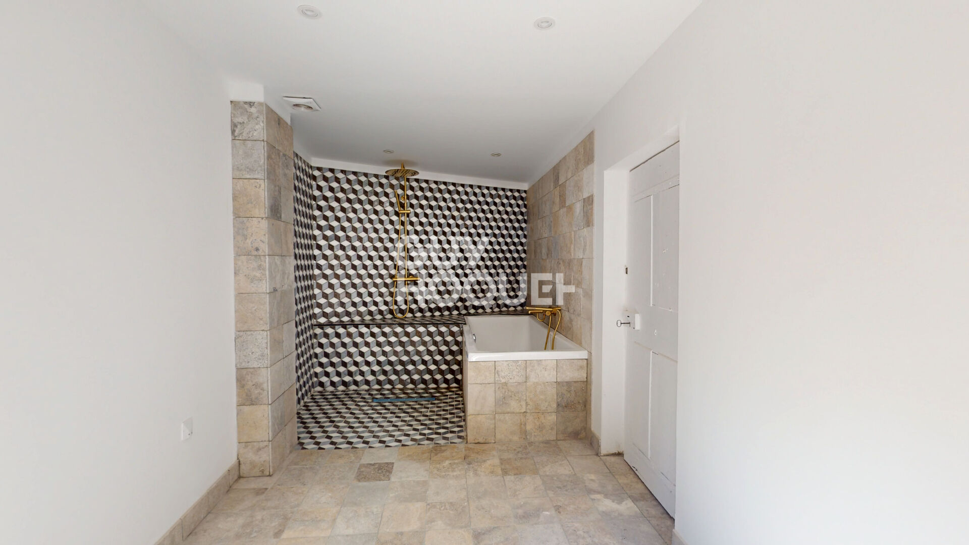 Maison Caromb 181 m2 - 3 extérieurs - Rare sur le marché