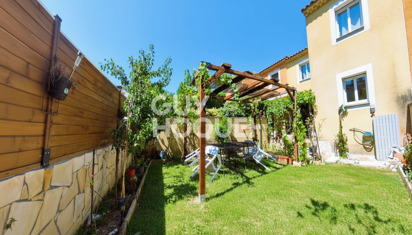 Maison prête à vivre à Carpentras : 88m² habitables, Garage, Jardin privatif.