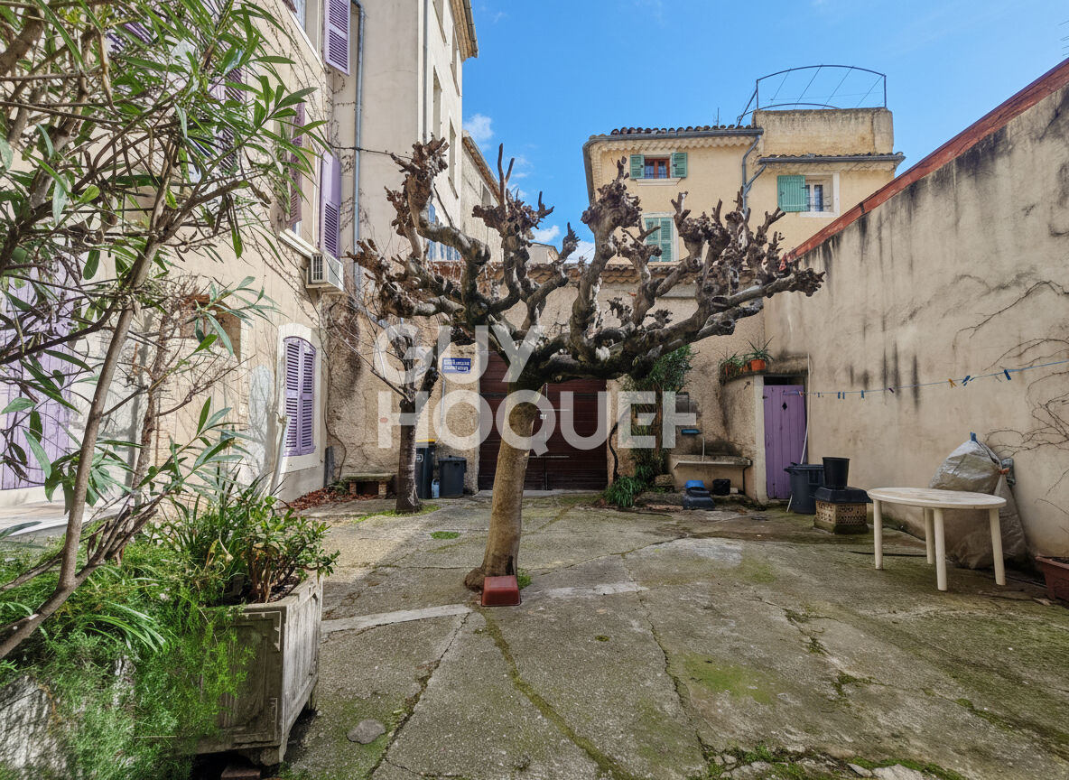 Belle demeure du XVIIe Siècle - Un Joyau Historique au Coeur de Carpentras