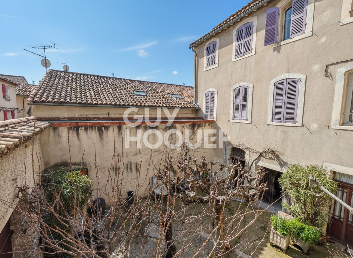 Belle demeure du XVIIe Siècle - Un Joyau Historique au Coeur de Carpentras