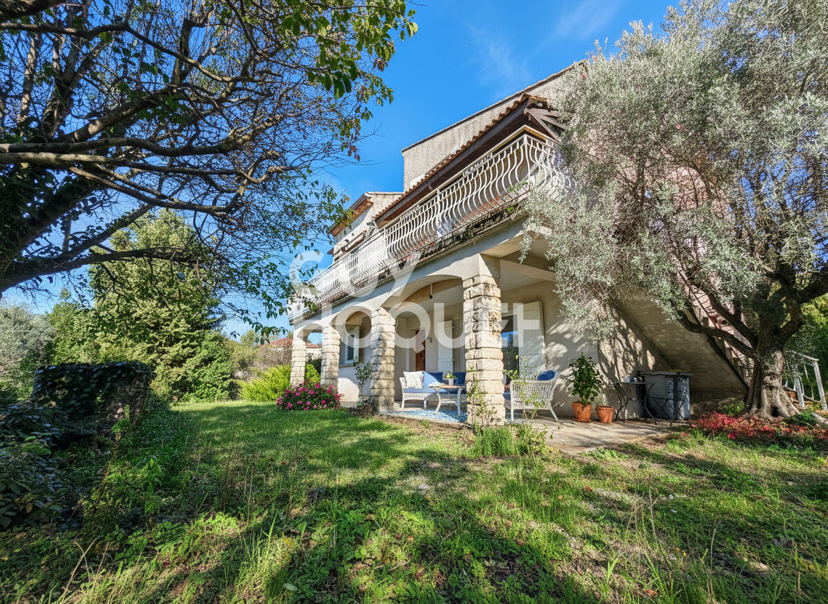 Maison 185 m² - Terrain 588 m² - 5 chambres - 2 garages