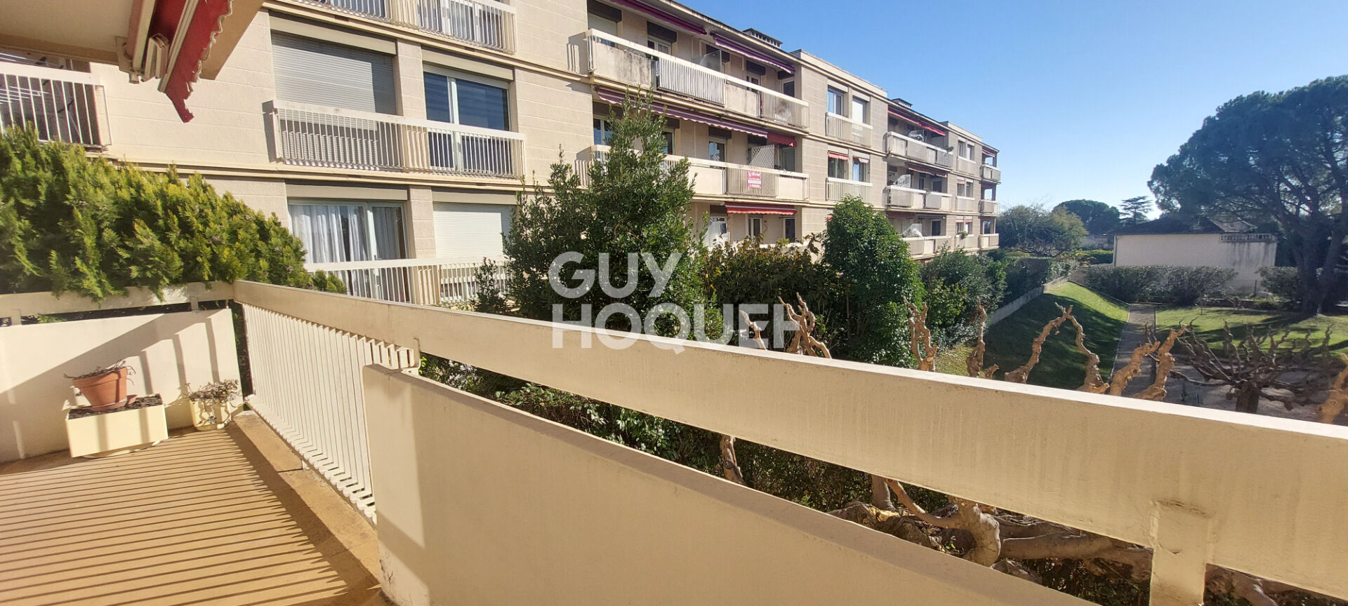 Carpentras - Appartement de 85 m² de type 3 - 2 chambres - Balcon + Place de stationnement + Cave