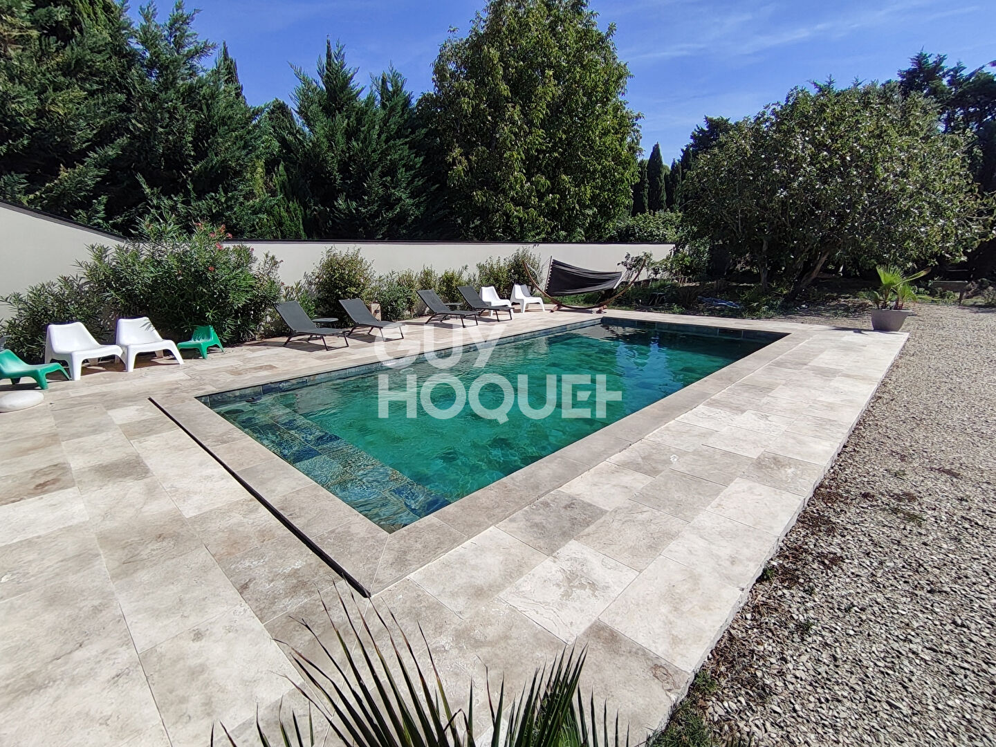 Carpentras - Maison R+1 - 279 m² (dont véranda 48 m²) - 5 chambres, 2 garages, Piscine et Forage