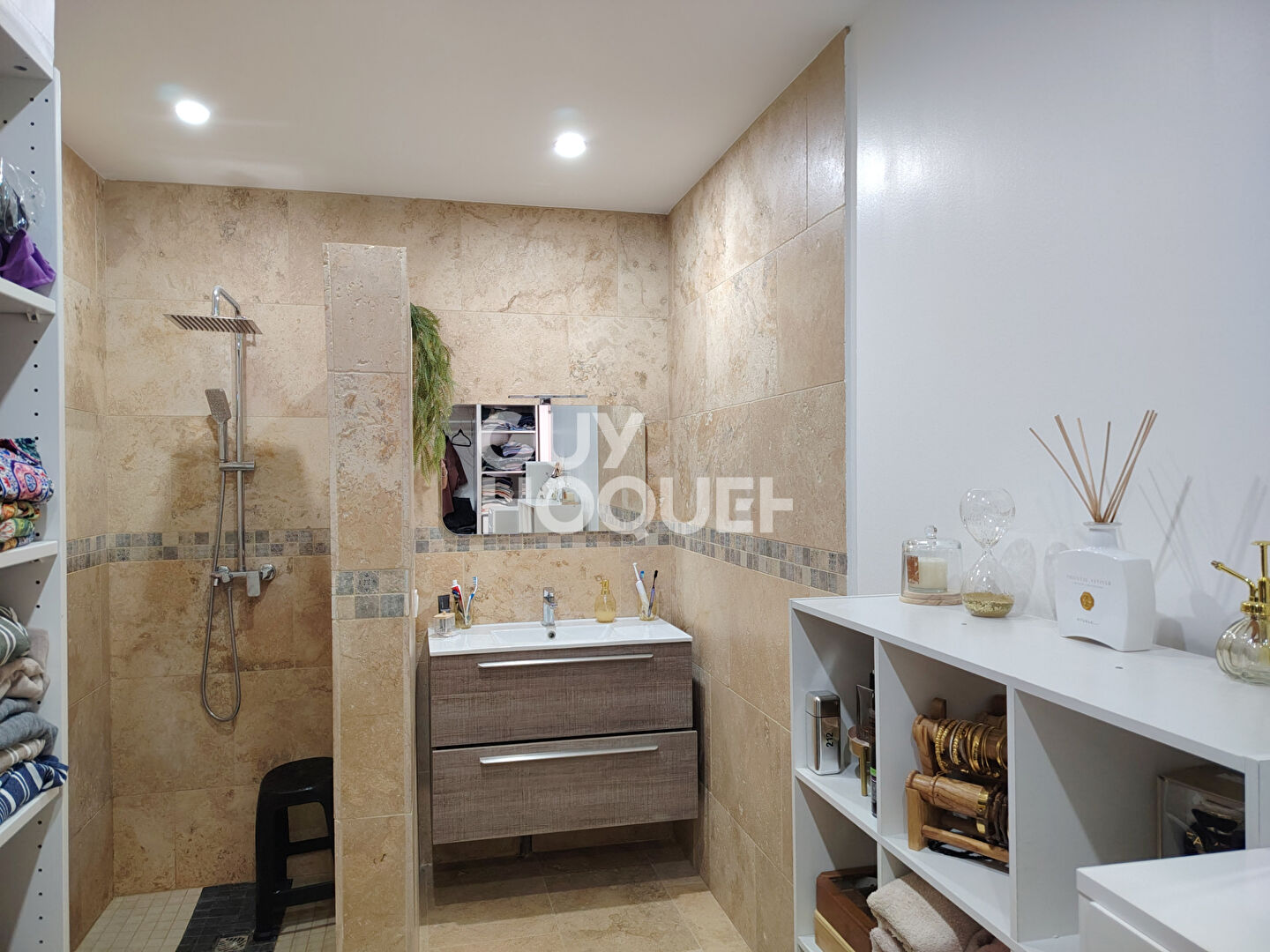 Carpentras - Maison R+1 - 279 m² (dont véranda 48 m²) - 5 chambres, 2 garages, Piscine et Forage