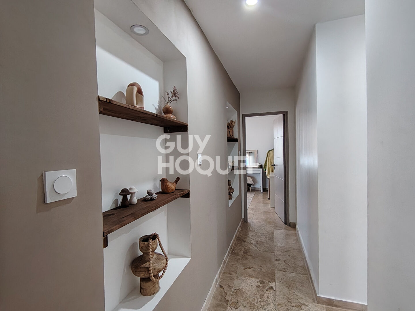 Carpentras - Maison R+1 - 279 m² (dont véranda 48 m²) - 5 chambres, 2 garages, Piscine et Forage