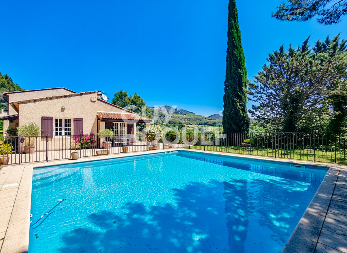 Maison BEAUMES-DE-VENISE - 200 m² habitables - R+1 - Piscine, Garage, Terrasse, Atelier