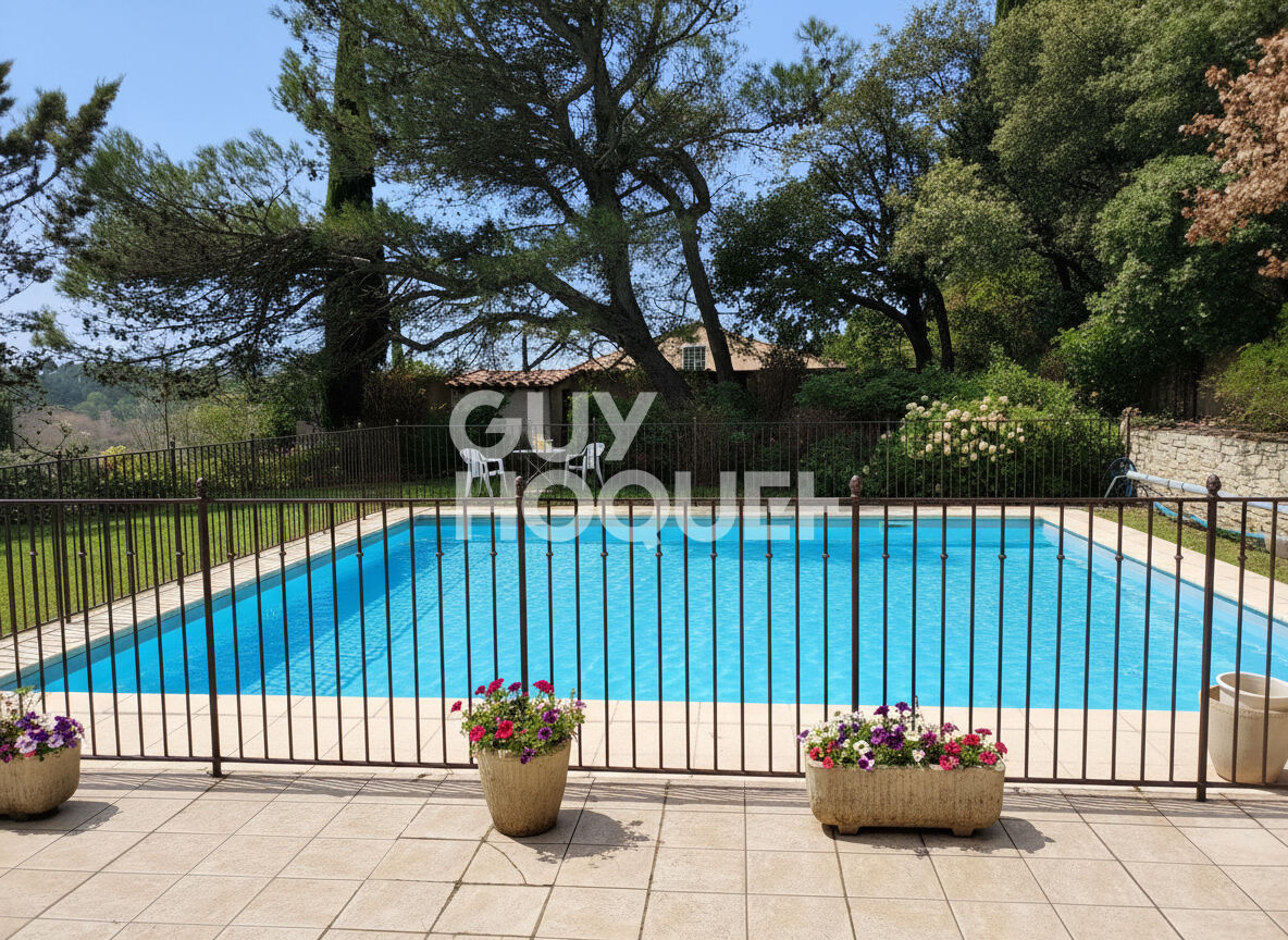 Maison BEAUMES-DE-VENISE - 200 m² habitables - R+1 - Piscine, Garage, Terrasse, Atelier