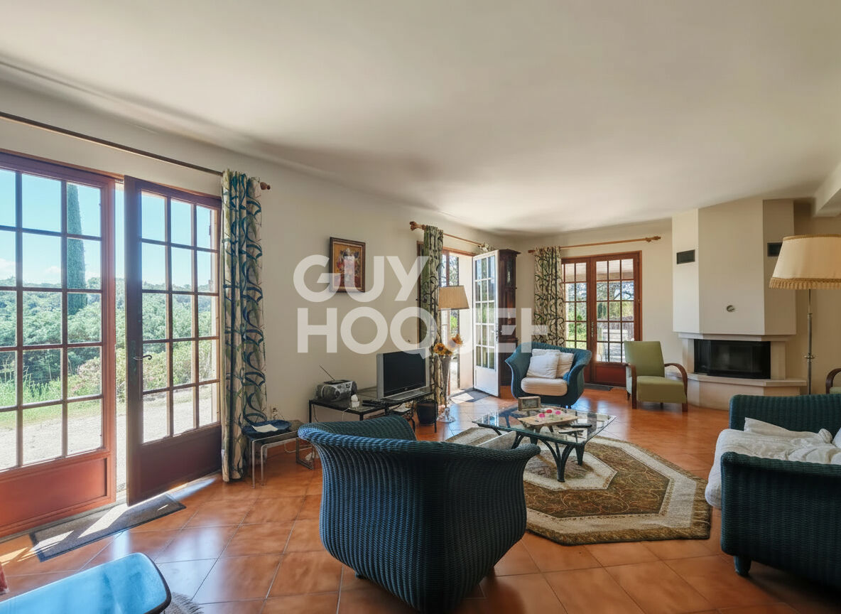 Maison BEAUMES-DE-VENISE - 200 m² habitables - R+1 - Piscine, Garage, Terrasse, Atelier