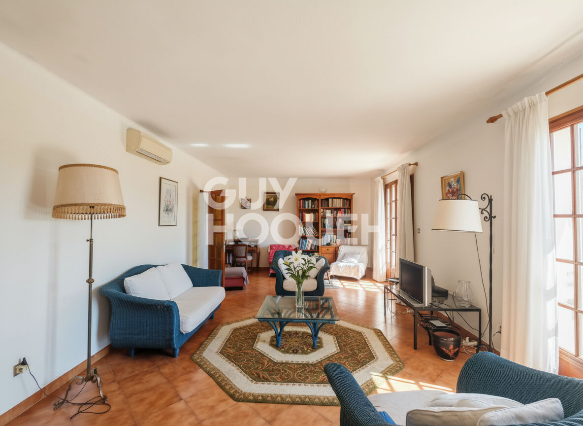 Maison BEAUMES-DE-VENISE - 200 m² habitables - R+1 - Piscine, Garage, Terrasse, Atelier