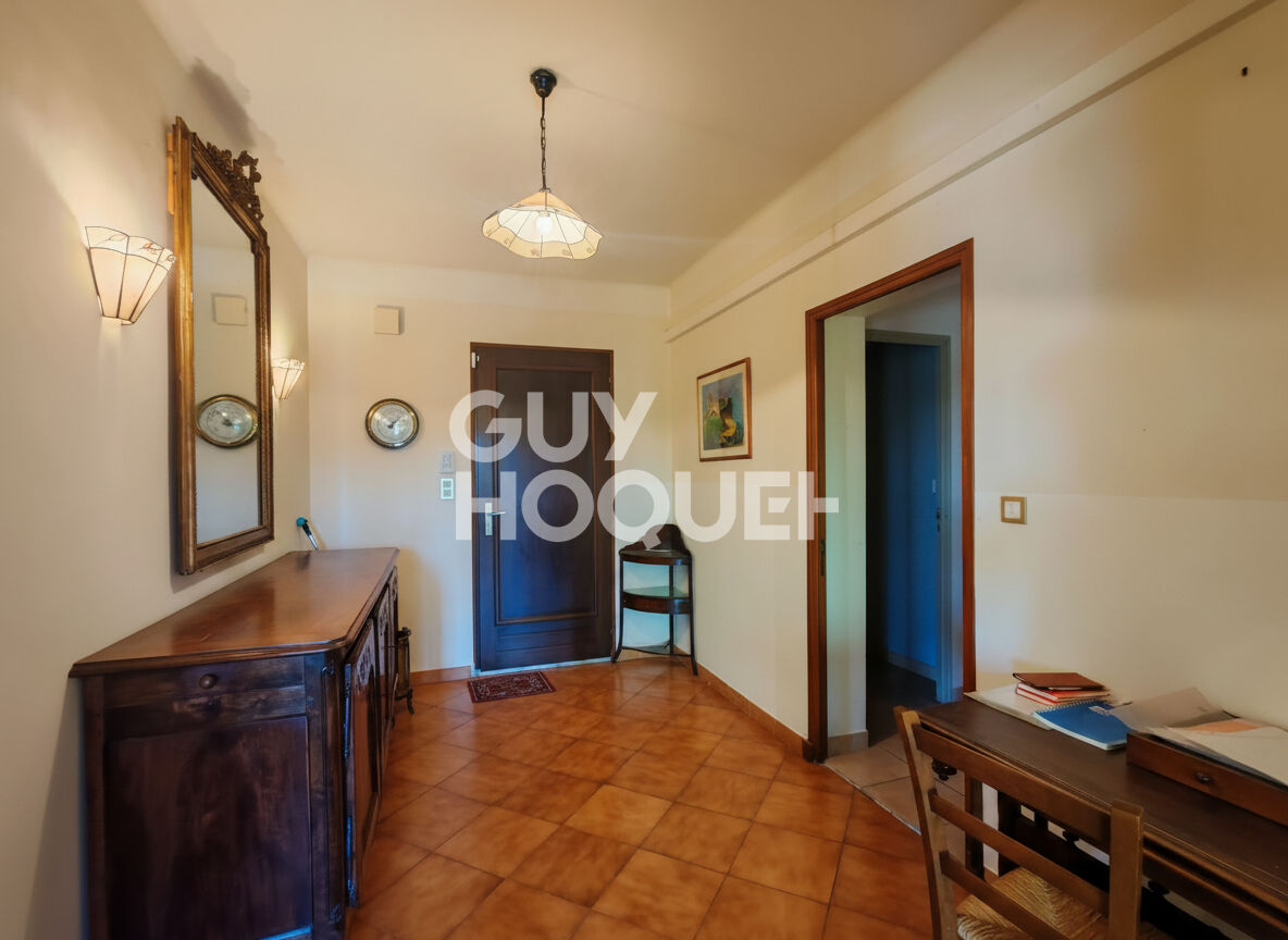 Maison BEAUMES-DE-VENISE - 200 m² habitables - R+1 - Piscine, Garage, Terrasse, Atelier