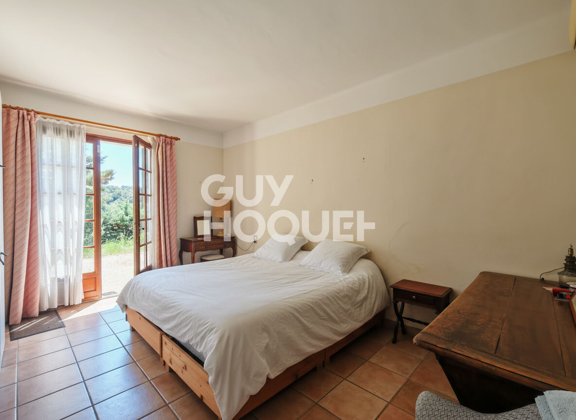 Maison BEAUMES-DE-VENISE - 200 m² habitables - R+1 - Piscine, Garage, Terrasse, Atelier