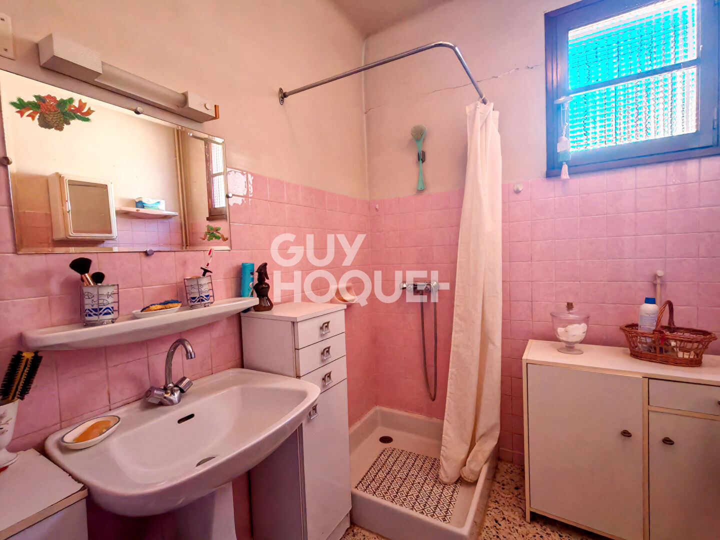 Ensemble immobilier exceptionnel - Maison avec T2 indépendant et plus de 260 m² de garages.