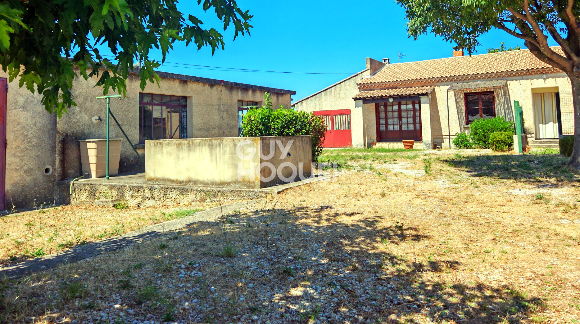 Ensemble immobilier exceptionnel - Maison avec T2 indépendant et plus de 260 m² de garages.