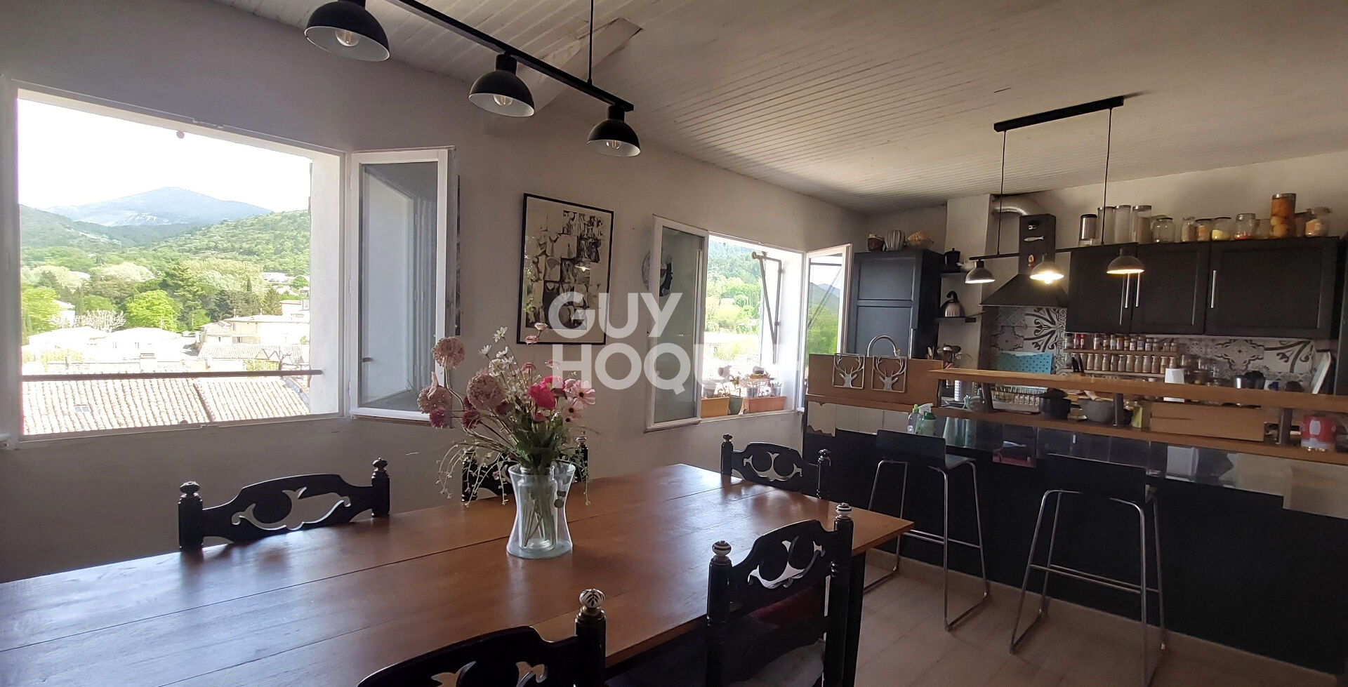 Malaucène - Maison de village avec vue - 7 pièces de 179 m² - Jardin, Terrasse , Garage et Cave