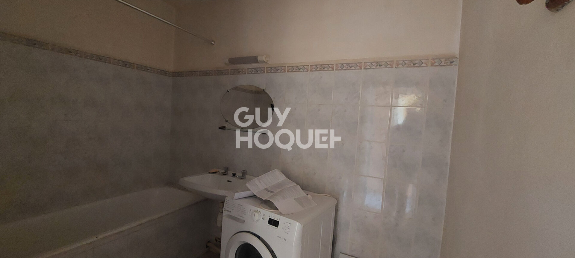 Appartement T3 de 63 m² (61.62 m² Loi Carrez) - 2 chambres - Terrasse - Cave et Stationnement