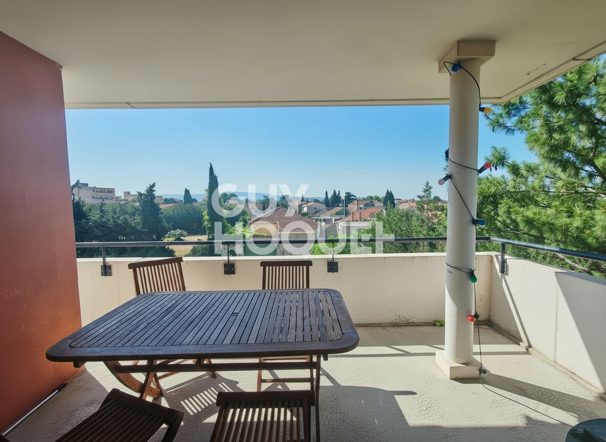 T3 orientée Sud avec terrasse dans Résidence avec Piscine