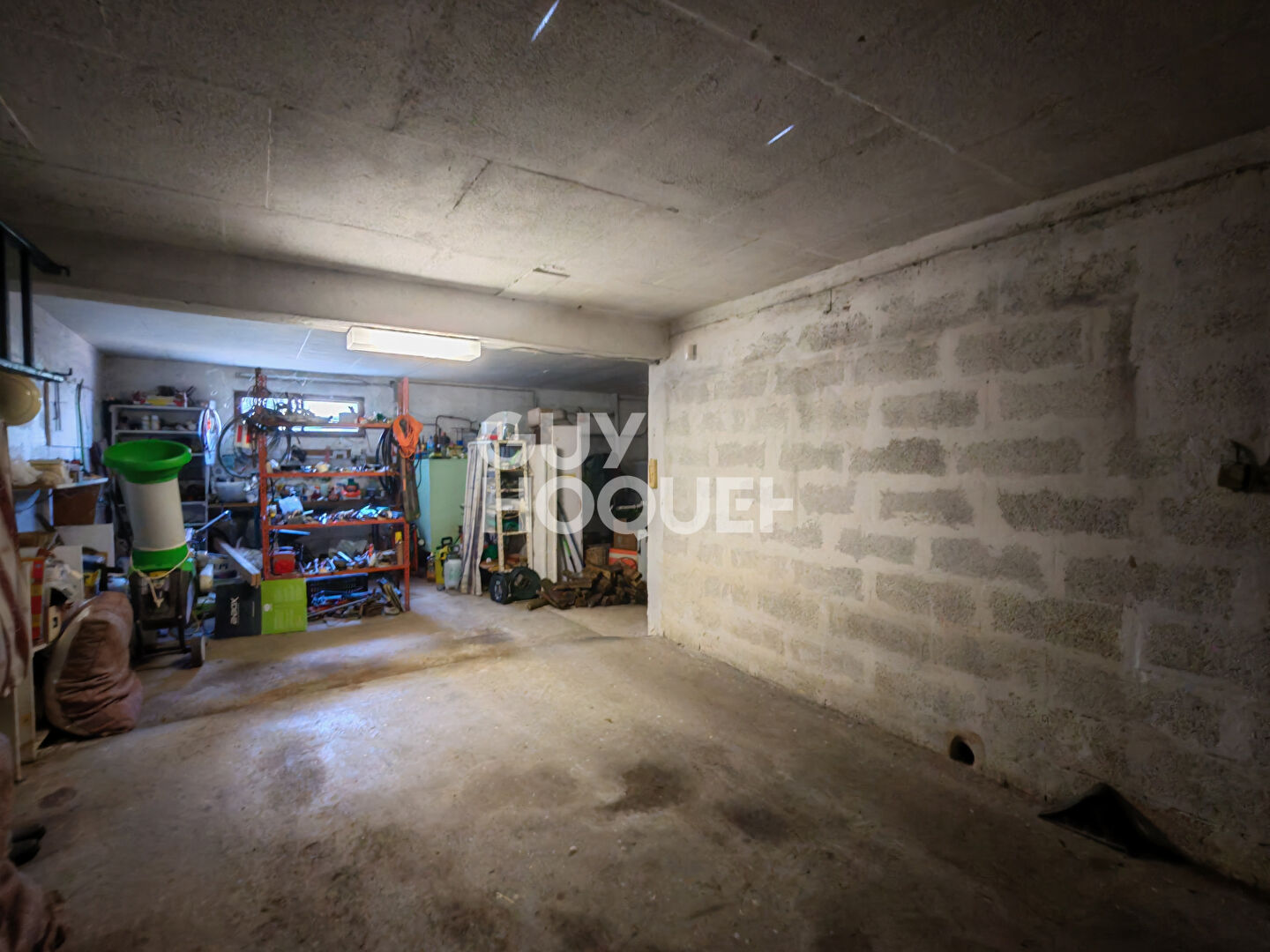 COUP DE COEUR - Maison de caractère 80m² + Garages 80m² - Terrain arboré piscinable 2300m²