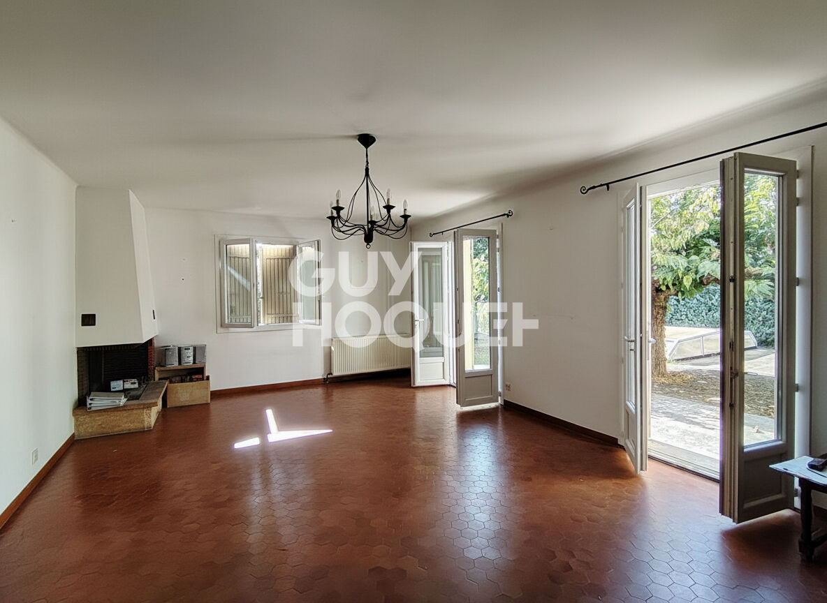 Maison Carpentras 7 pièce(s) de 180 m² - 5 chambres - Jardin - Piscine - Garage / Carport - Forage