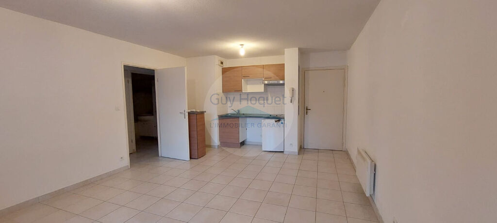 Appartement T2 + terrasse + 2 stationnements