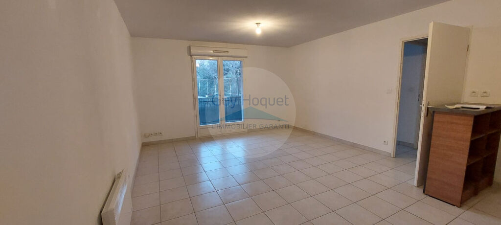 Appartement T2 + terrasse + 2 stationnements