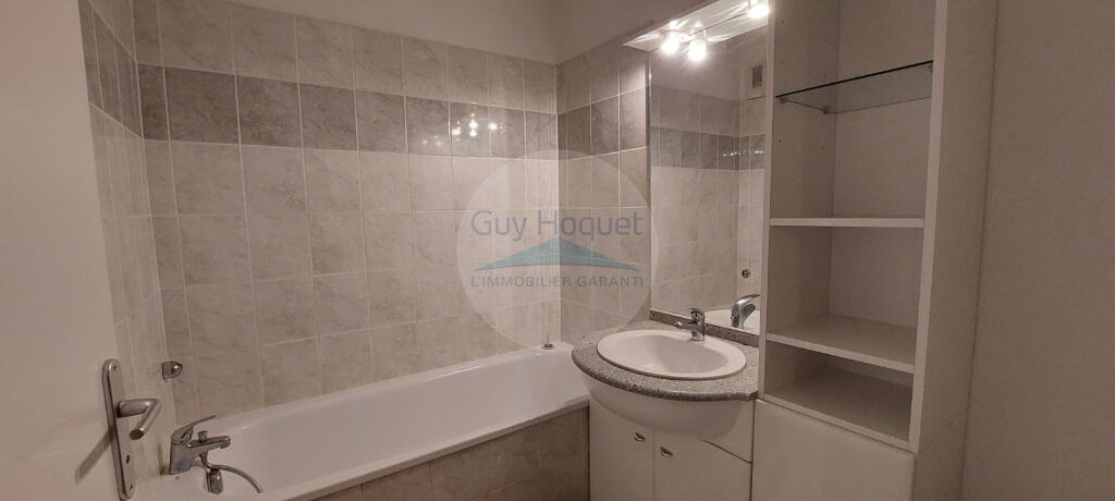 Appartement T2 + terrasse + 2 stationnements