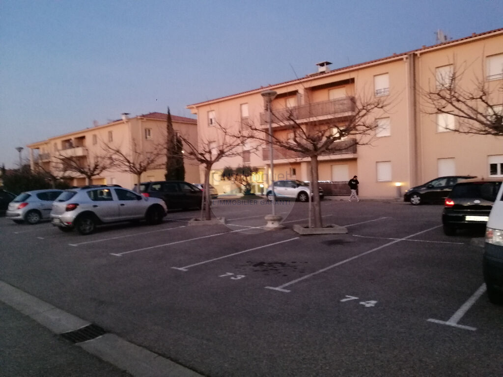 Appartement T2 + terrasse + 2 stationnements