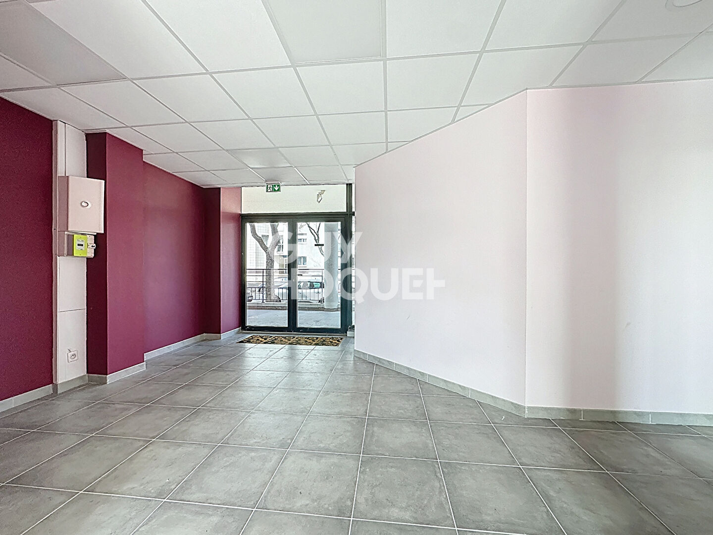 Local commercial 170 m²