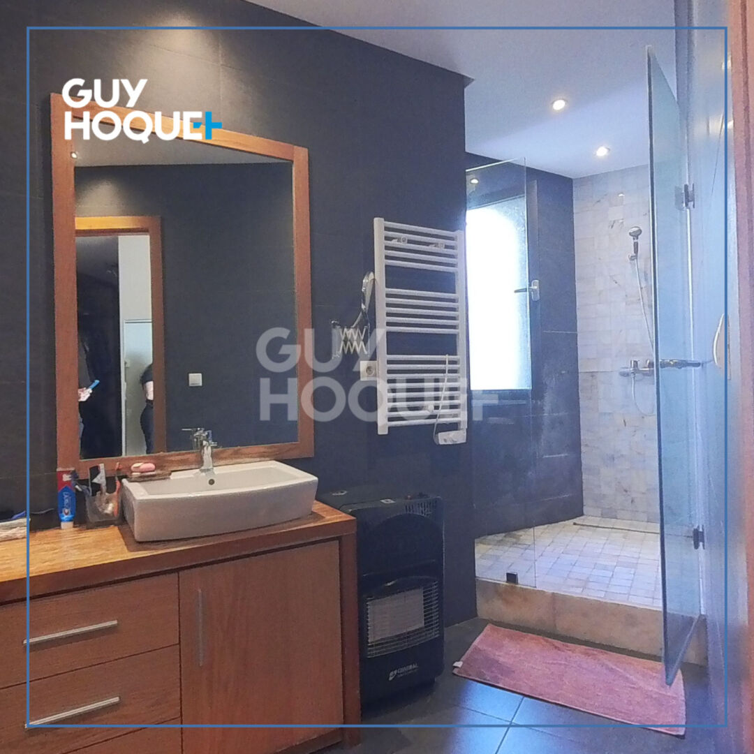 Villa à vendre à Dar Bouazza  310 m²