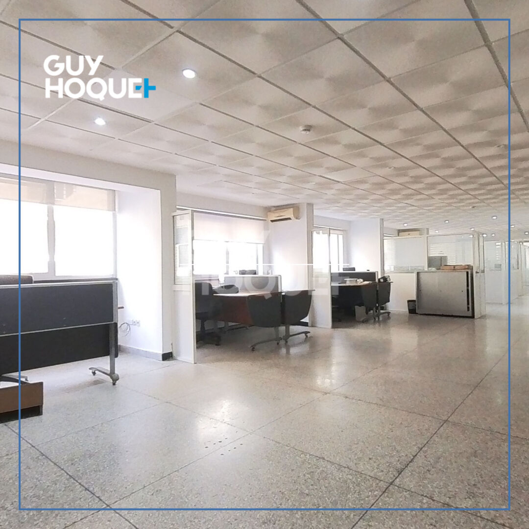 Plateau bureaux de 372 m² avec accès exclusif et luminosité exceptionnelle ? Beauséjour
